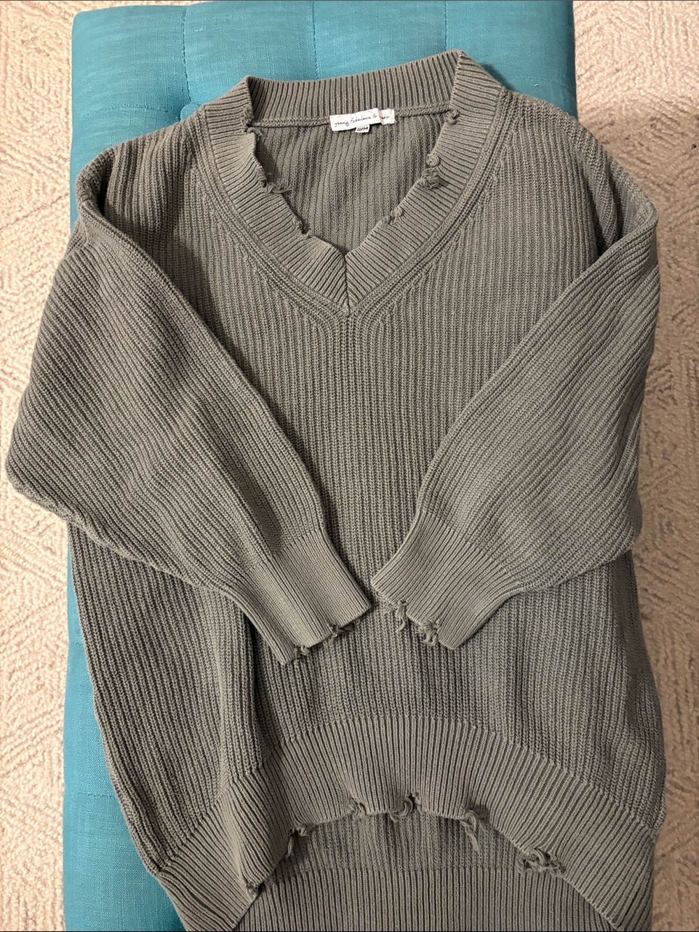 Distressed V-Neck Knit Sweater in Olive Green size S